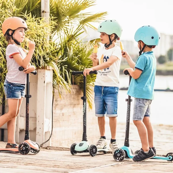 Product Image for  Highway Kick 3 LED Scooter by Scoot & Ride