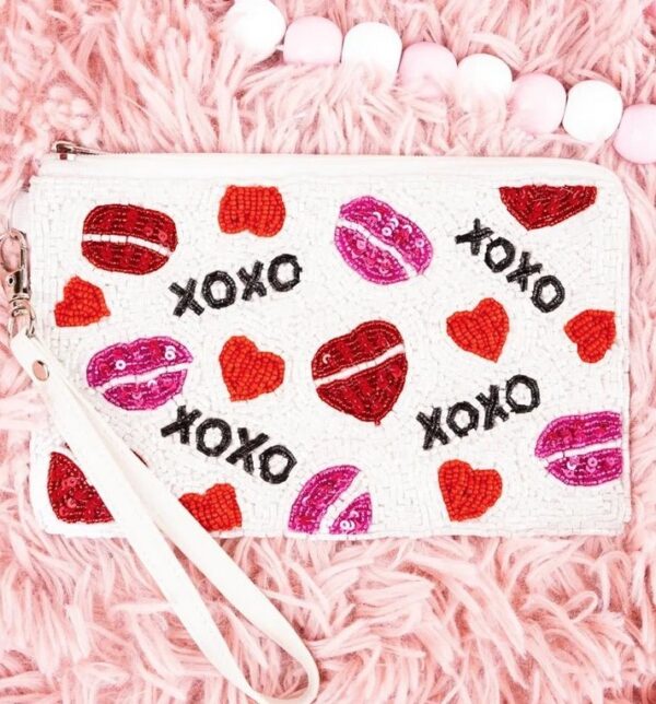 Product Image for  Hugs & Kisses White Seed Bead Coin Purse