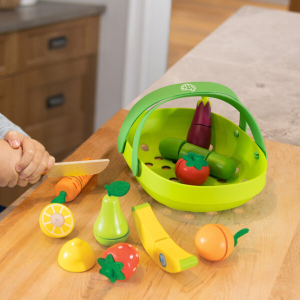 Product Image for  Pretendables Fruit & Veggie Basket