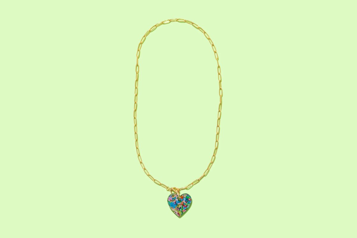 Downloaded from Shopify for use with Vendor ID (979) and Product ID (10300138881318). Product Image for Colorful Confettil Heart Chain Necklace