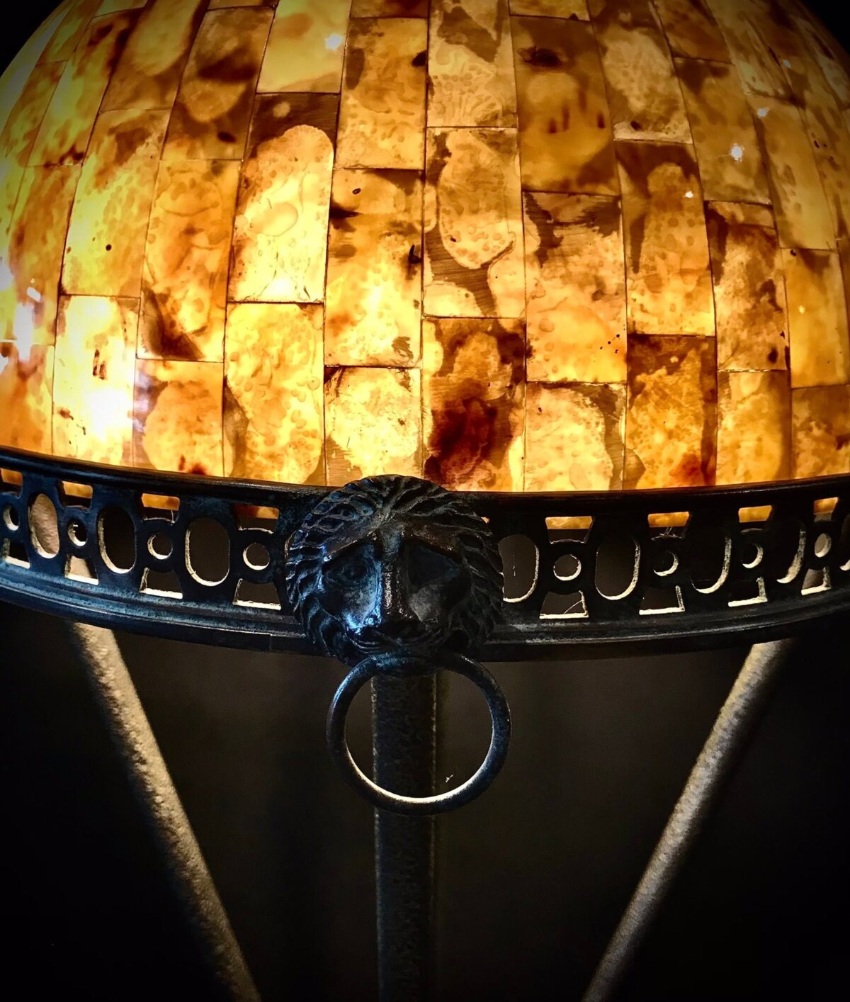 797830050_1380516927525707_3224593832557730989_n Product Image for Maitland-Smith Model 960 Tessellated Penshell & Bronze Table Lamp